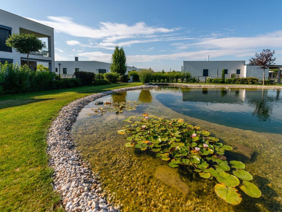 Apartment With Pool, Roof Terrace, Garden Zsira Bagian luar foto