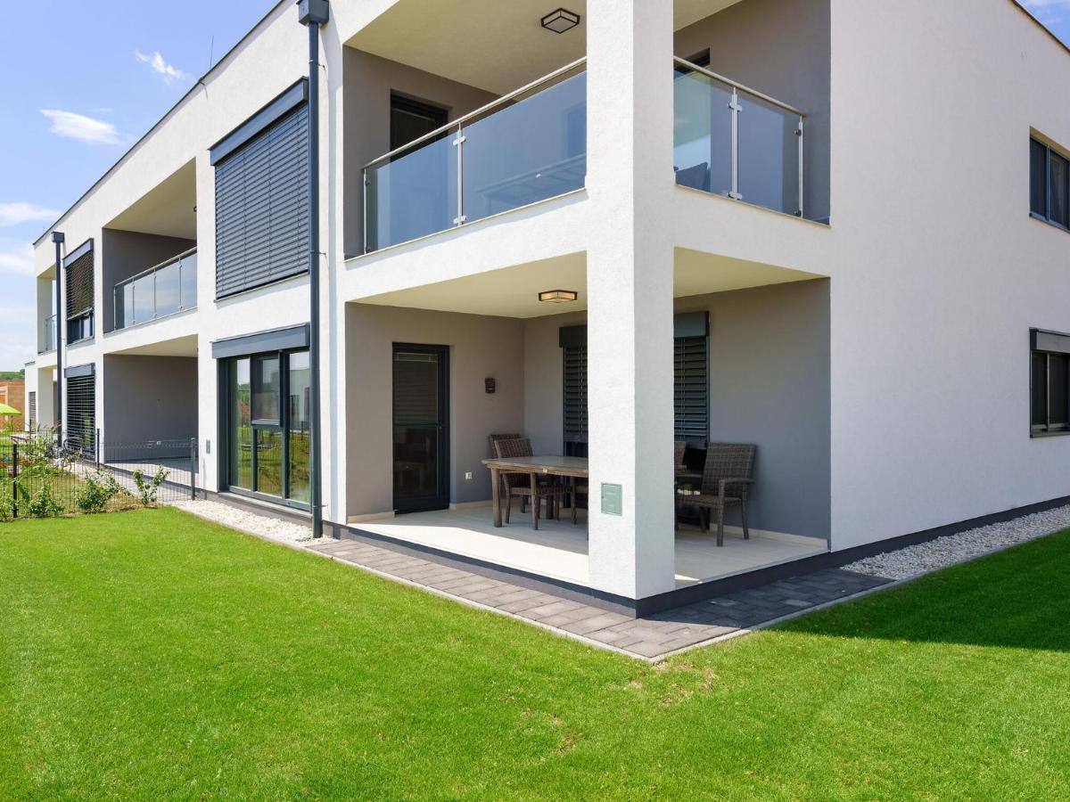 Apartment With Pool, Roof Terrace, Garden Zsira Bagian luar foto